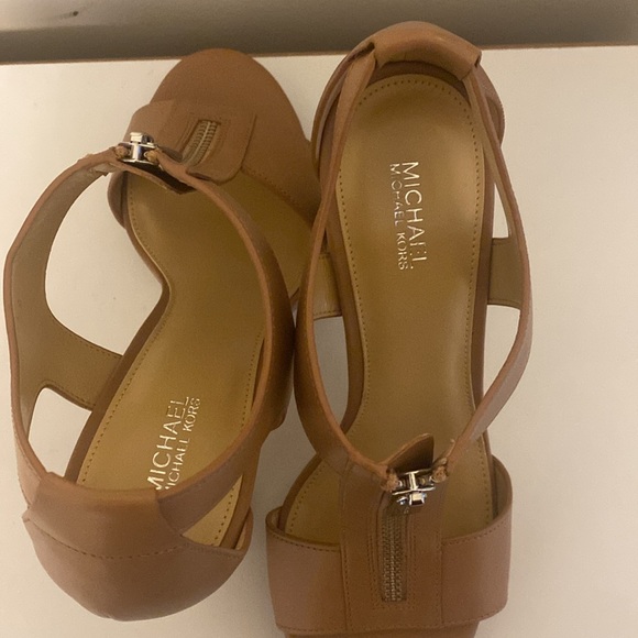 Light brown! Brand new never been worn! No box - Picture 4 of 4